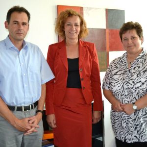 Tanja Wagener (r.), SPD-Abgeordnete und Mitglied des Rechtsausschusses im Landtag, sicherte Landgerichtspräsidentin Dagmar Lange (Mitte) und Geschäftsleiter Stephan Saßmannshausen (l.) in einem Gespräch zu, die heimische Justiz im Rahmen ihrer Möglichkeit
