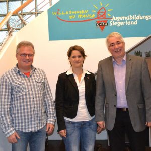 Falk Heinrichs (SPD-MdL; rechts) besuchte jetzt den CVJM-Kreisverband in Wilgersdorf. Seine Gesprächspartner waren die Leitende Sekretärin, Dorothee Pfrommer, und packs-Koordinator Karsten Schreiber (links).