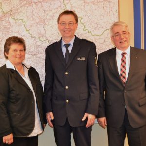 Die SPD-Landtagsabgeordneten Tanja Wagener (l.) und Falk Heinrichs (r.) trafen sich jetzt mit Polizeidirektor Franz-Josef Hahmann (M.) von der Kreispolizeibehörde Siegen-Wittgenstein zu einem intensiven Meinungsaustausch.