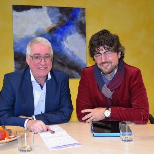 Zu einem gemeinsamen Gespräch traf Falk Heinrichs (l.) in Siegen mit Dr. Andreas M. Neumann, dem Geschäftsführer des AWO-Kreisverbands Siegen-Wittgenstein/Olpe, zusammen.